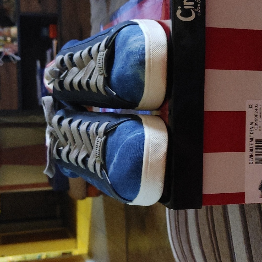 Circus tennis shoes